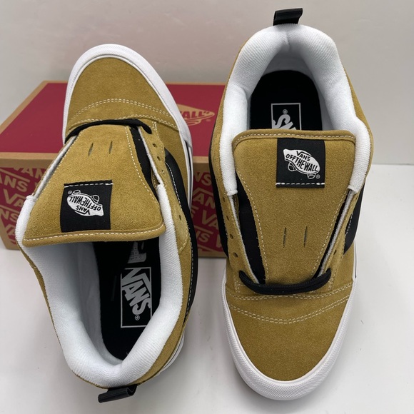 Vans Men’s Ochre and Black Skate Knu Skool
Suede Antelope
VN0009QC5QJ Sneakers - Picture 10 of 16